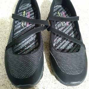 SKECHERS Air-Cooled Memory Foam 7.6